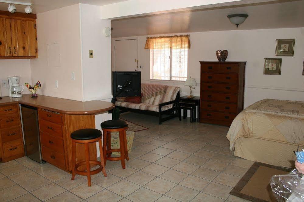 Mon Ami Bed And Breakfast Tucson Exteriör bild